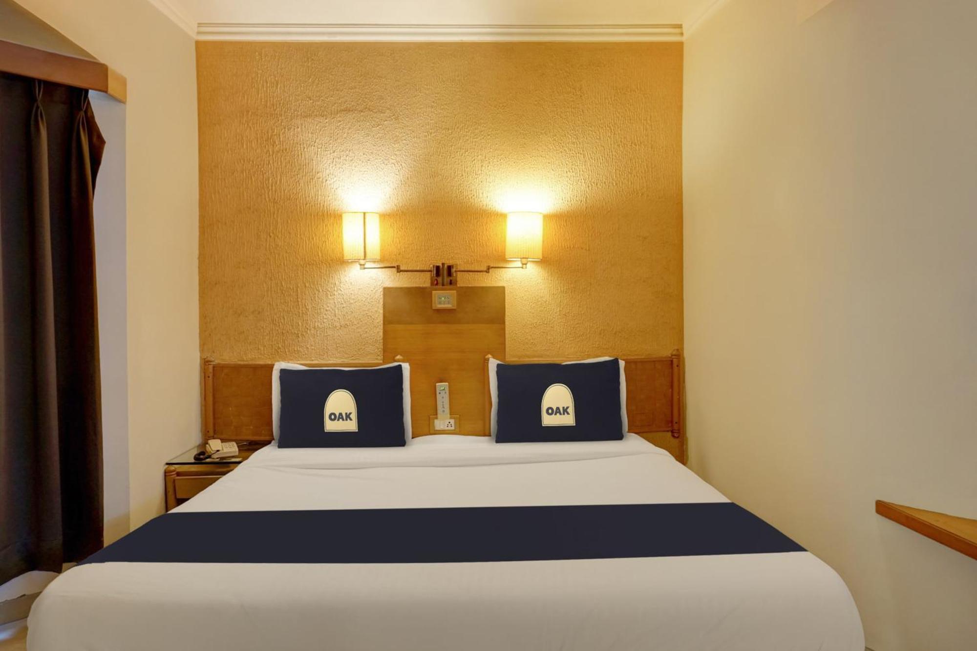 Townhouse Oak Orchard Hotel Пюн Екстериор снимка