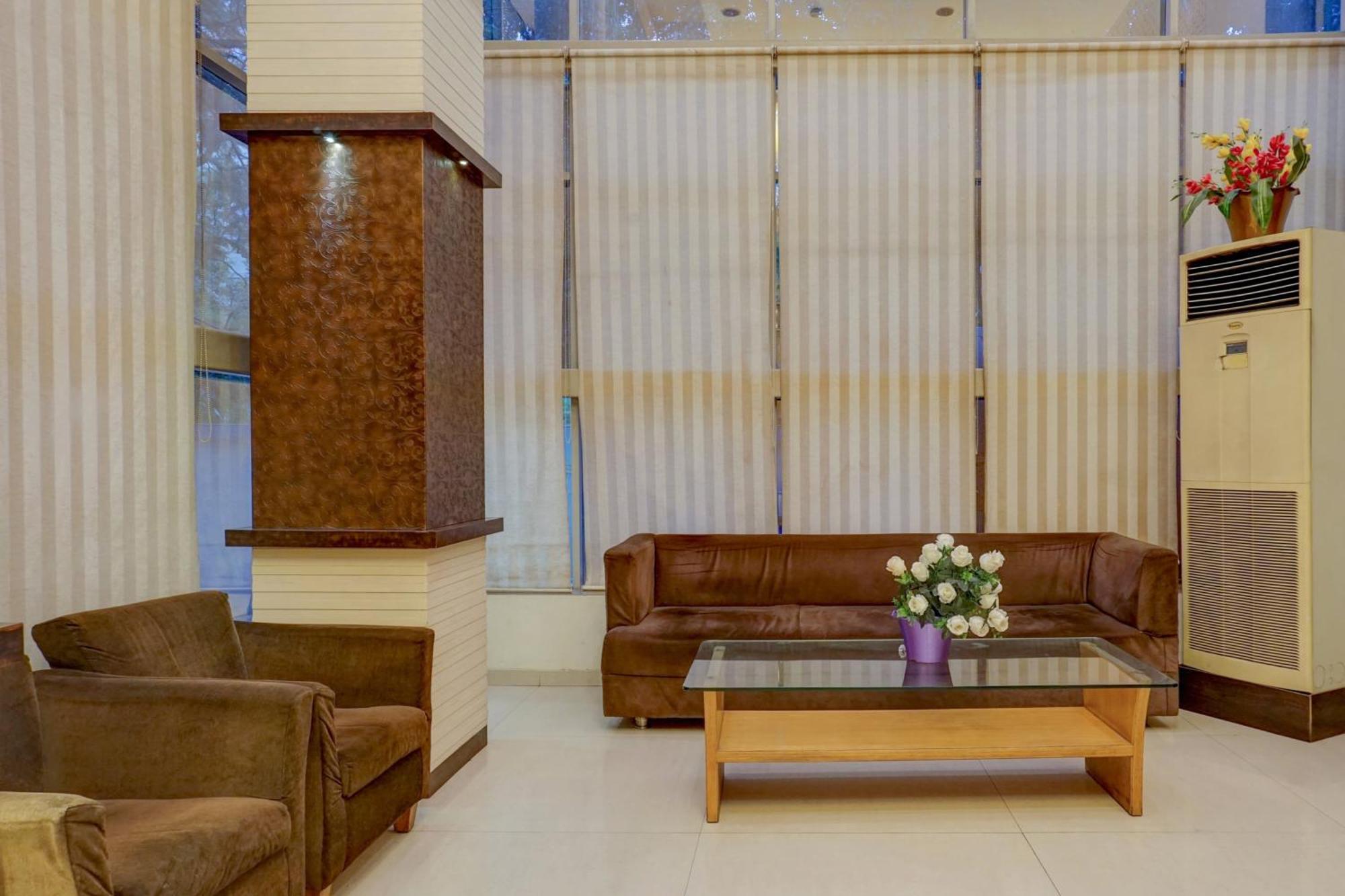 Townhouse Oak Orchard Hotel Пюн Екстериор снимка