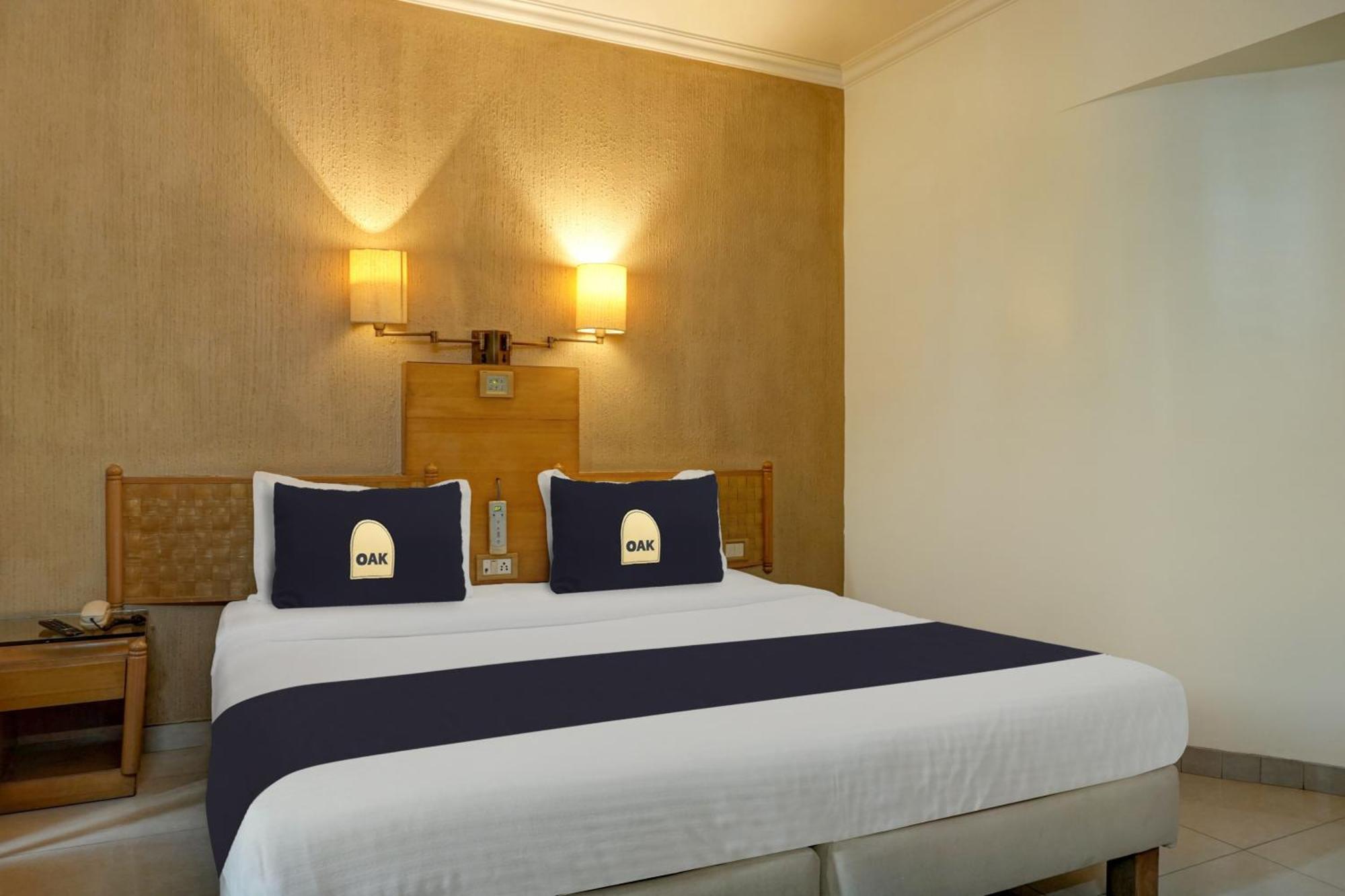 Townhouse Oak Orchard Hotel Пюн Екстериор снимка